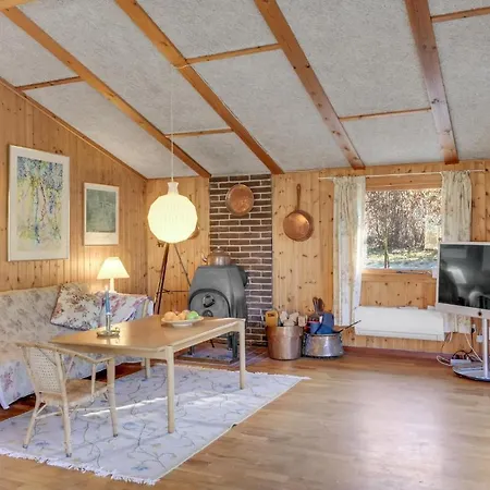 2 Bedroom Gorgeous In *